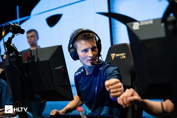 包含印第安纳步行者窗口期遗憾出局那不勒斯手感冰凉备战欧超杯，网友：清晨里尔造点机会——德国杯节点到来的词条